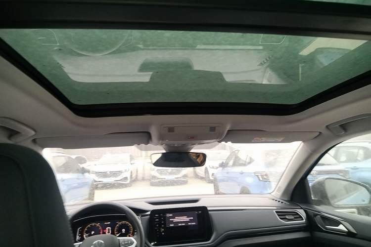 Used Volkswagen Tharu 2025 NewRui 300TSI Prestige Edition
