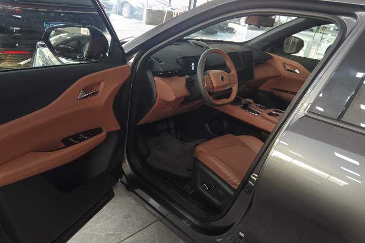 Used Changan UNI-Z 2025 1.5T Luxury Version