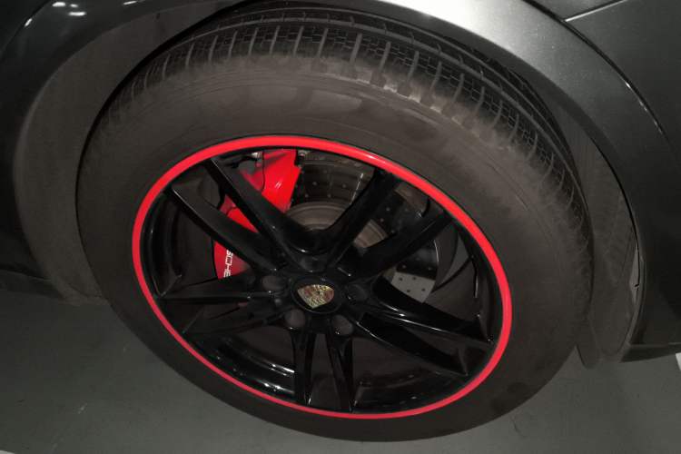 Used Porsche Cayenne 2019 Cayenne Coupé 3.0T Right Front Wheel Hub