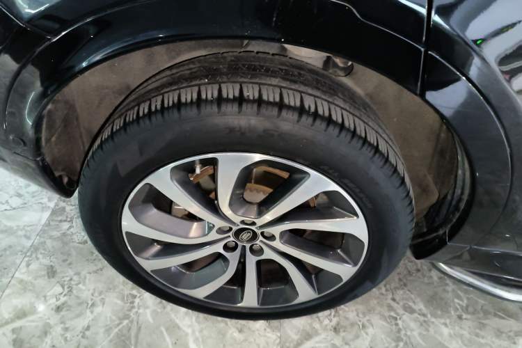 Used Land Rover Discovery Sport New Energy 2021 P300e Performance Tech Edition
