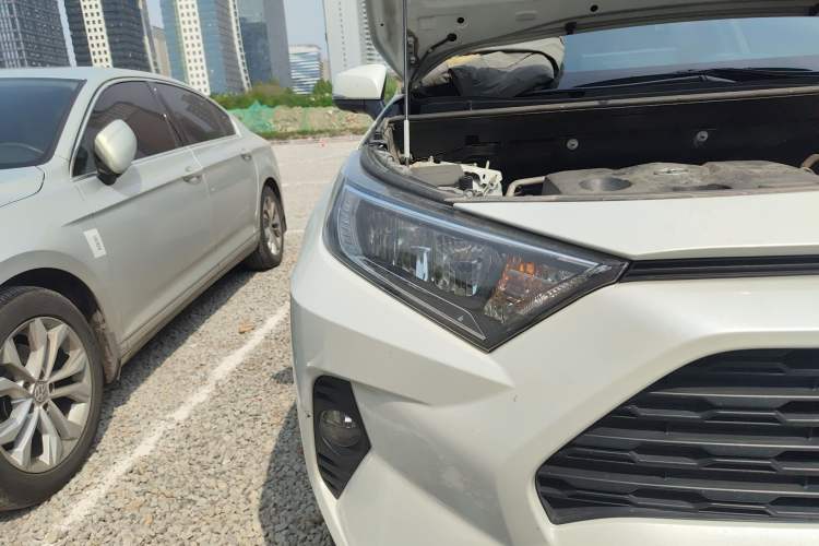 Used Toyota RAV4 2020 2.0L CVT Two-Wheel Drive Fashion PLUS Edition Right Front Headlight