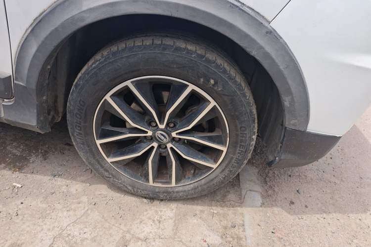 Used SWM X3 2017 1.6L Manual Fashion Model
