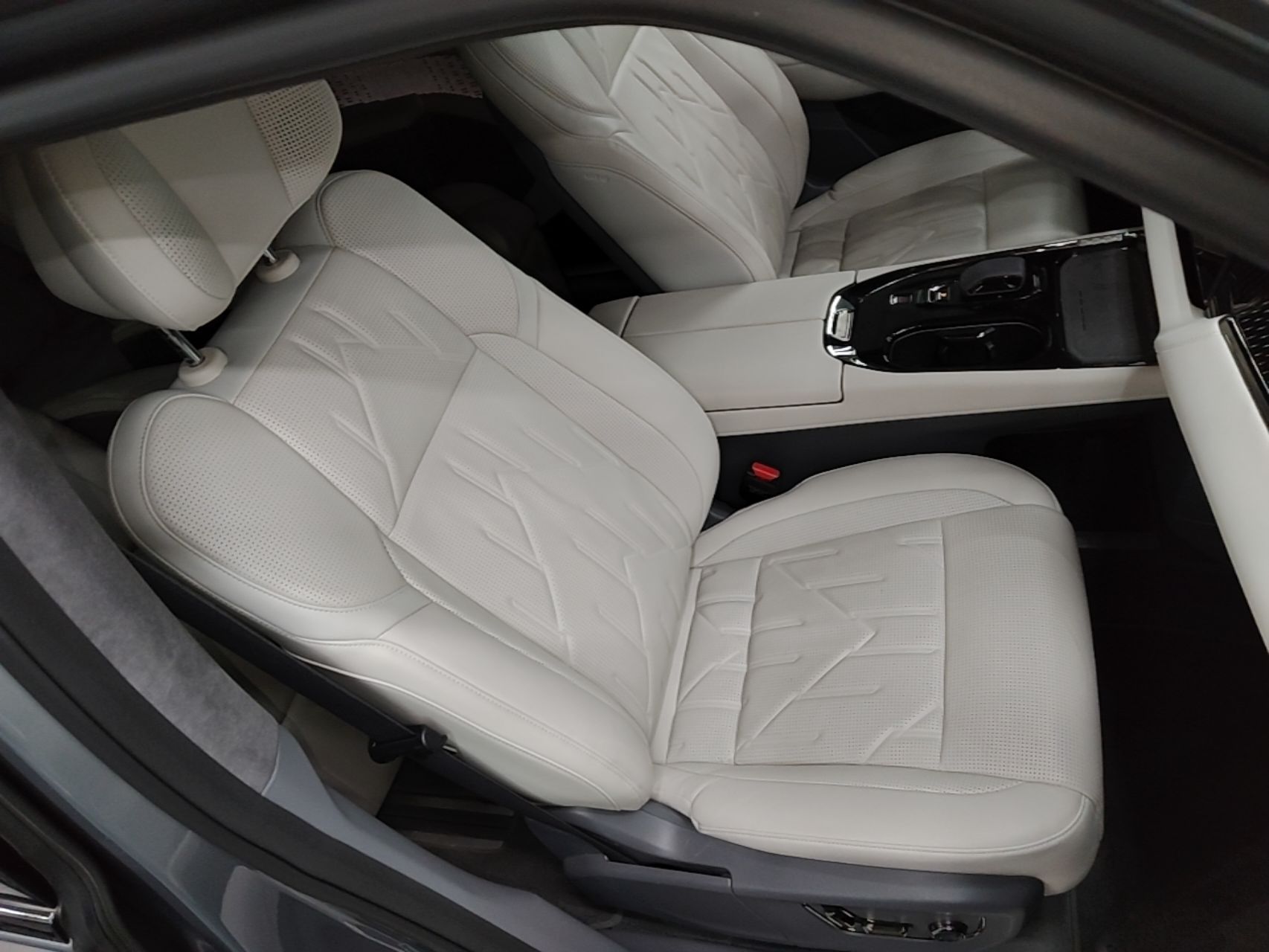 Zeekr 009 2024 7-Seater Walk-Through Version Four-Wheel Drive 108 kWh — снимка 19