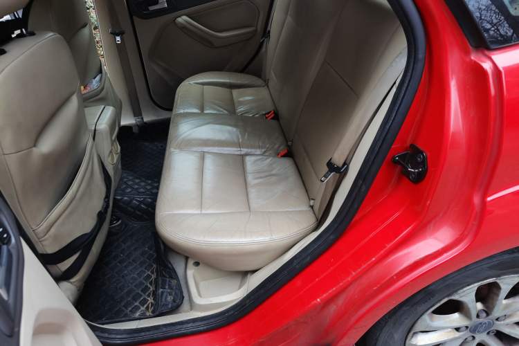 Used Ford Focus 2011 Hatchback 1.8L Automatic Fashion Edition
