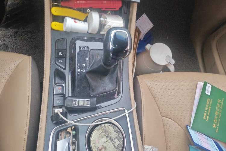 Used Baojun 730 2017 1.8L iAMT Prestige Version 7 Seats Gear Lever