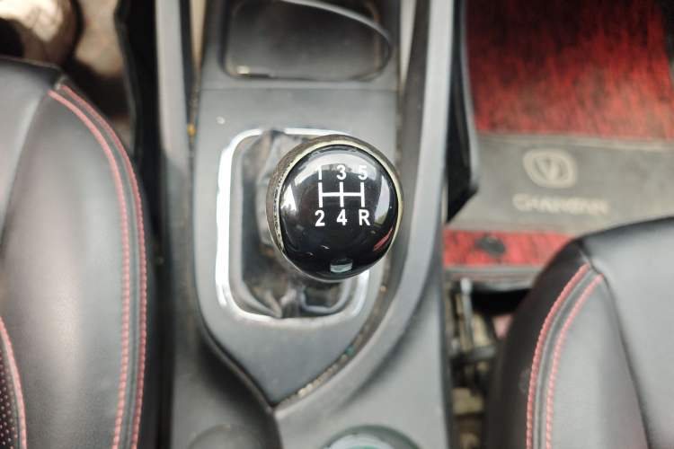 Used CHANGAN CS35 2012 1.6L Manual Luxury Model China IV Standard Gear Lever