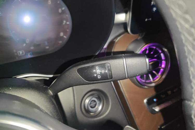 Used Mercedes-Benz GLC 2020 GLC 260 L 4MATIC Luxury Model Gear Lever