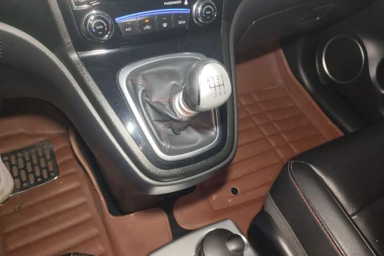 Used Haval H6 2013 Upgraded Model 1.5T Manual Two-Wheel Drive Elite Version
