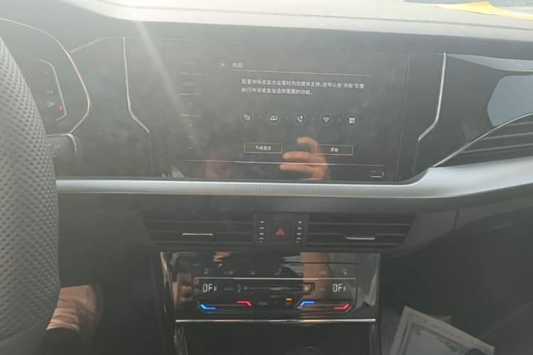 Used Volkswagen Passat 2026 Model, Outstanding 380TSI Longteng Edition Audio And AC Panel