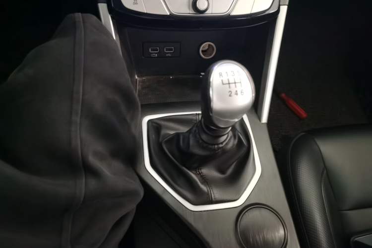 Used Great Wall Poer 2021 2.0T Commercial Version Manual Gasoline Two-Wheel Drive Elite Standard Box GW4C20B Gear Lever