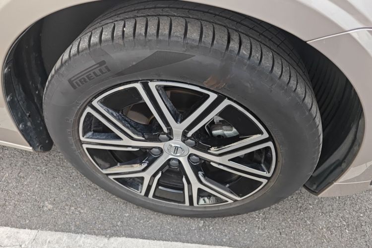 Used Volvo S60 2025 B4 Zhiyi Luxury Edition Right Front Wheel Hub