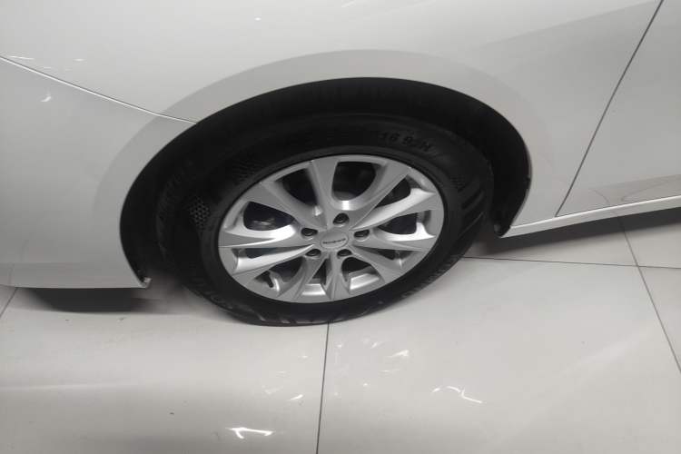 Used Roewe i5 2023 1.5L CVT Luxury Edition Left Front Wheel Hub