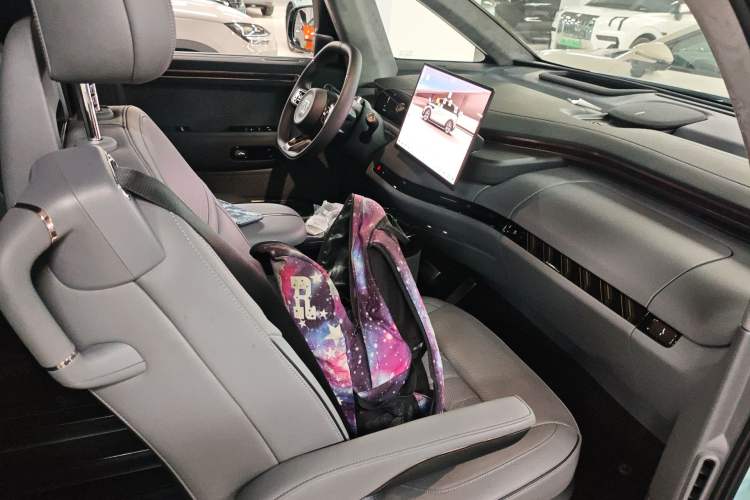 Used Zeekr MIX 2025 Intelligent Driving Version Right Front Seat