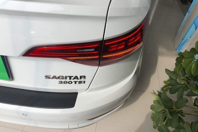 Used Volkswagen Sagitar 2022 280TSI DSG Flyover Edition Right Rear Taillight