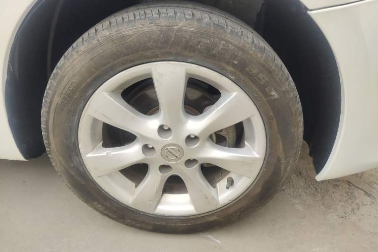 Used Nissan Tiida 2014 1.6L CVT Smart Model
