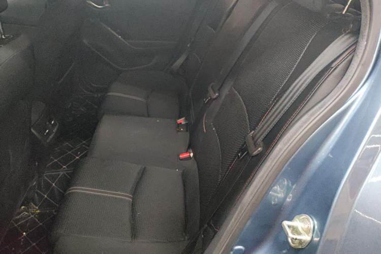 Used Mazda Mazda 3 Axela 2017 Hatchback 2.0L Automatic Luxury Model Emission Standard China V