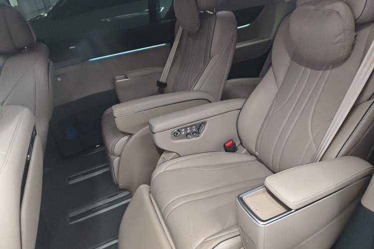 Used XPeng X9 2025 740 Ultra-Long Range Max
