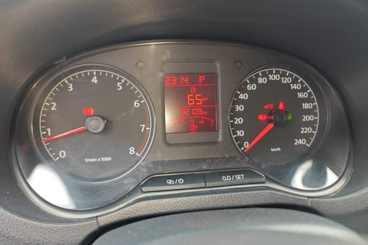 Used Volkswagen Polo 2012 1.6L Cross Polo Automatic Transmission Odometer Close Up