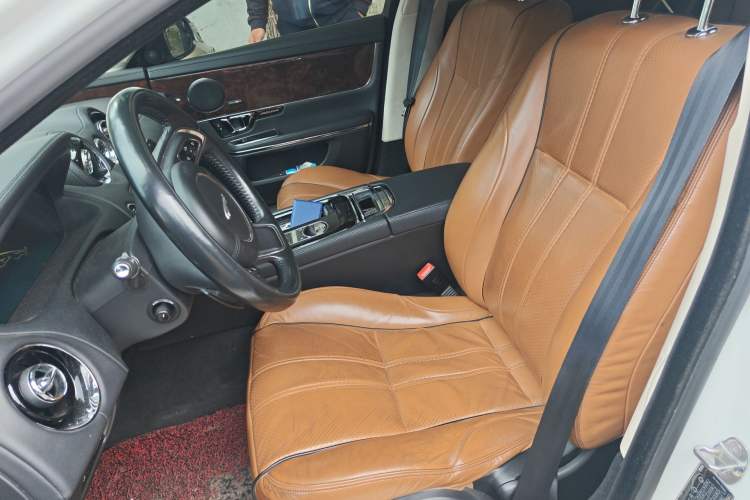 Used Jaguar XJ 2014 XJL 3.0 SC Two-Wheel-Drive Panoramic Business Edition Left Front Seat