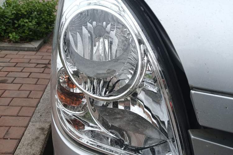 Used Wuling Rongguang S 2023 1.5L Basic Enclosed-Window Vehicle 2 Seats Right Front Headlight