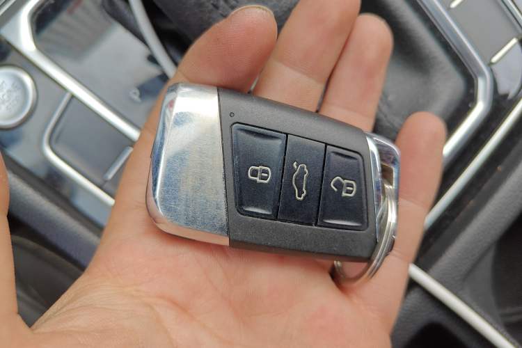 Used Volkswagen Magotan 2019 280TSI DSG Leading Model China VI Standard Vehicle Key