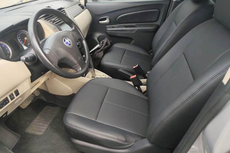 Used Venucia R50 2015 1.6L Automatic Fashion Edition