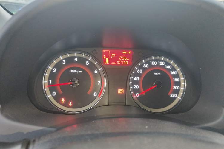 Used Hyundai Verna Ray 2014 1.4L Automatic GLX
