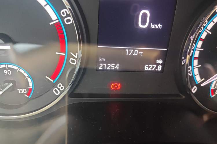 Used Skoda Karoq 2019 TSI280 Smart Drive Deluxe Edition China VI Standard Odometer Close Up