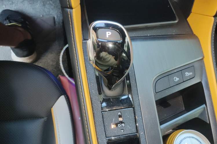 Used MG 6 2021 Pro 1.5T Automatic Trophy Flagship Edition Gear Lever