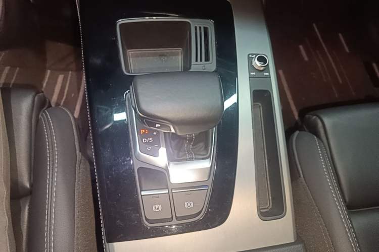 Used Audi Q5L Sportback 2021 40 TFSI Fashion Model
