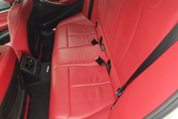 Used BMW 3 Series 2018 330i M Sport Night Edition Left Rear Seat