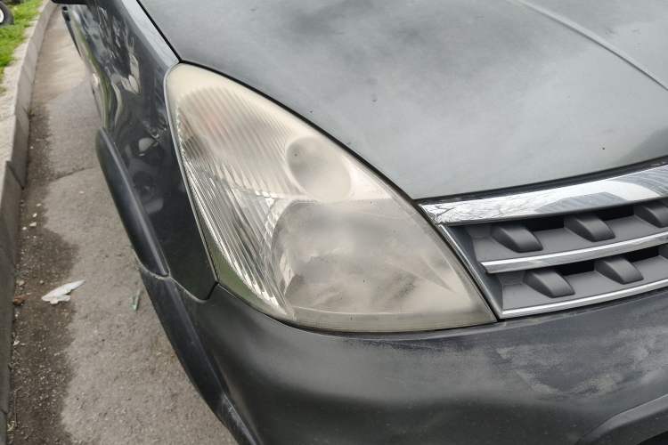 Used Nissan Livina 2010 Jingrui Edition 1.6L Automatic Smart Model Right Front Headlight