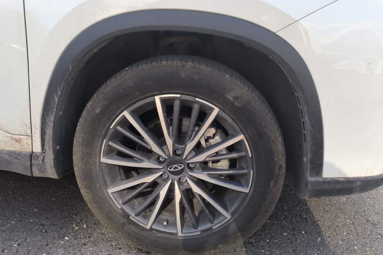 Used Chery Tiggo 8 PRO 2025 290T Two-Wheel-Drive Luxury Edition Right Front Wheel Hub