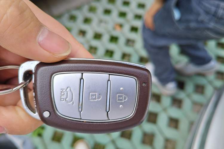 Used Hyundai ix25 2015 1.6L Automatic Two-Wheel-Drive Deluxe DLX Model Vehicle Key