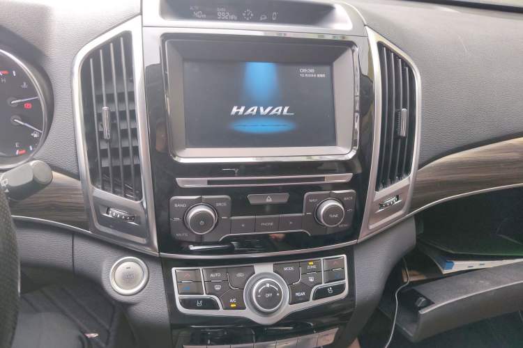 Used Haval H9 2017 2.0T Gasoline 4x4 Prestige Model 7 Seats
