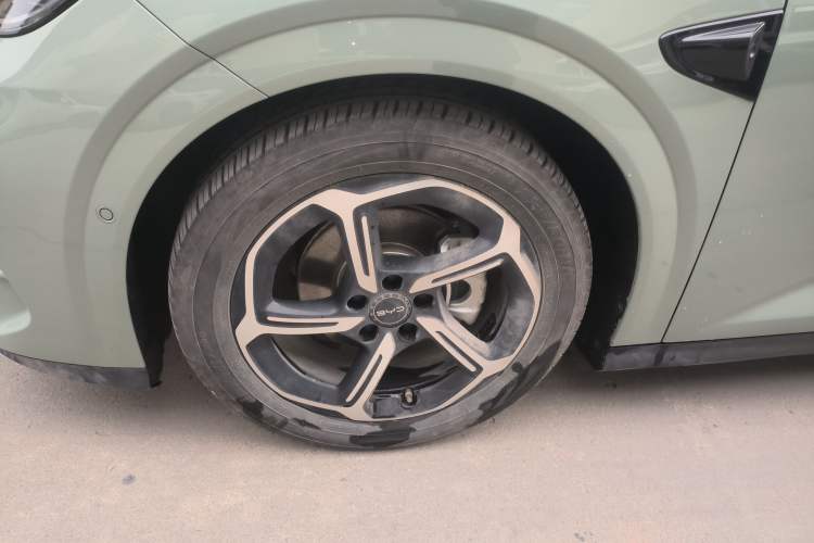 Used BYD Seal 06GT 2025 Intelligent Driving Version 605 Heatwave Edition Left Front Wheel Hub