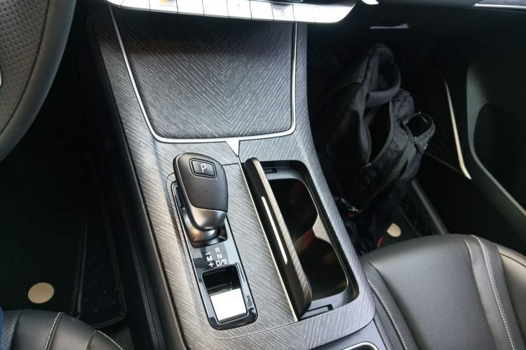 Used Venucia V 2023 260T Idol Edition Pro