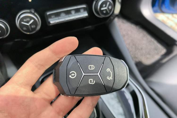 Used Lynk & Co 02 2018 1.5T DCT Two-Wheel Drive Pro Version China V Emission Standard