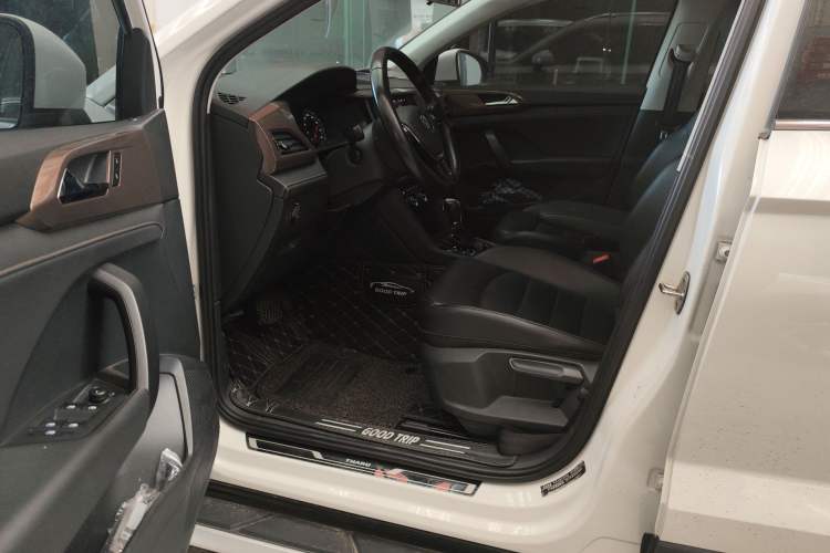 Used Volkswagen Tharu 2019 280TSI Two-Wheel Drive Luxury Version China VI Standard Driver Seat