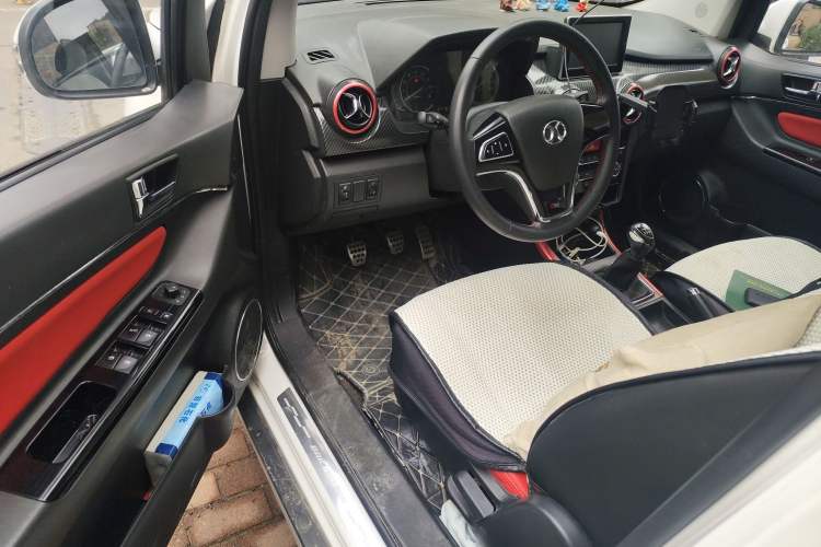 Used BAIC Senova X25 2015 1.5L manual Comfort trim level