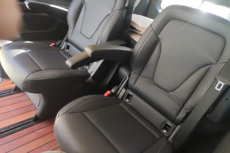 Used Mercedes-Benz Vito 2021 2.0T Elite Version 7 Seats