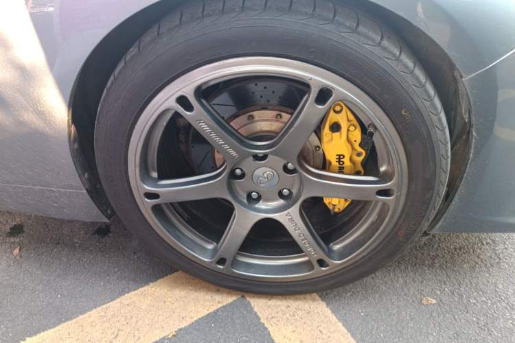 Used Infiniti Q50 2014 3.7L Comfort Edition Right Front Wheel Hub