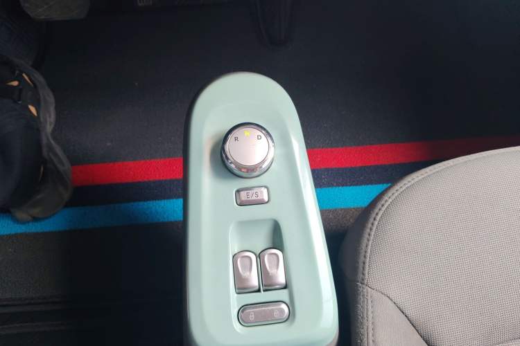 Used CHANGAN NEVO Lumin 2022 210km Sweet Edition Gear Lever