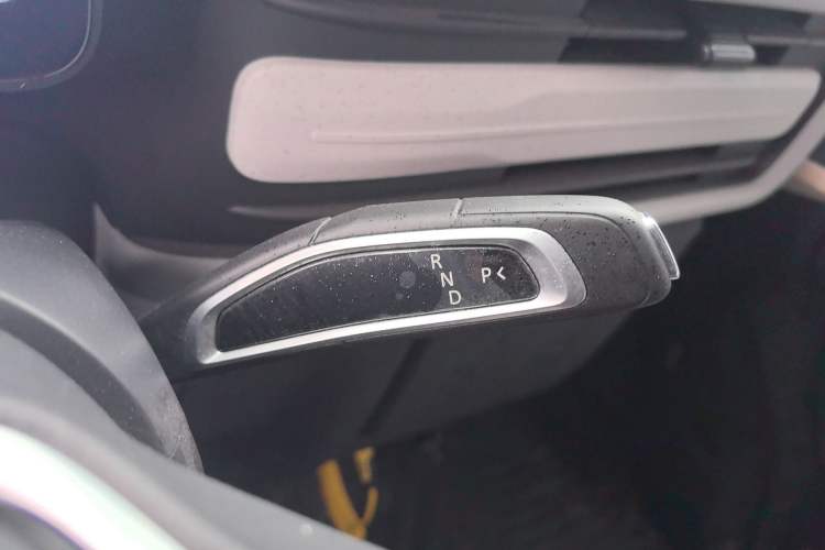 Used SAIC MAXUS Dana V1 2025 V1 Short Wheelbase Low-Roof Multi-Function Version (42 kWh)
