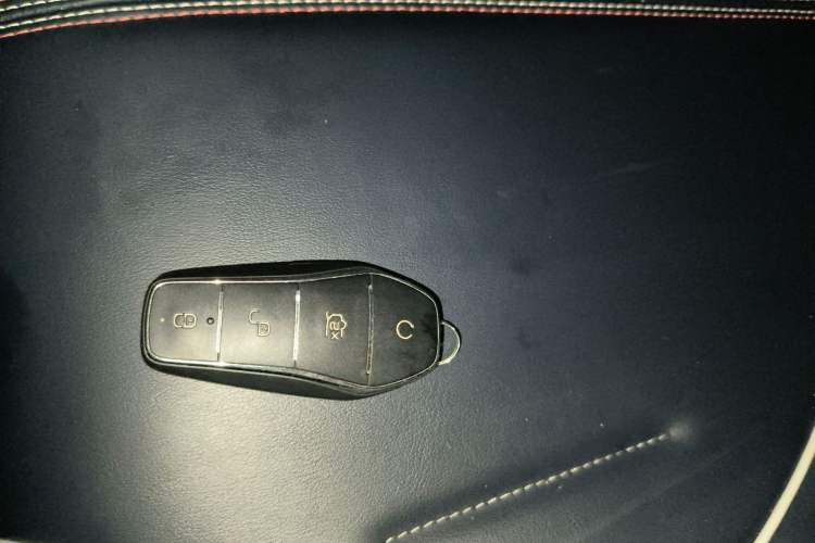 Used BYD Qin PLUS 2021 EV 400KM Luxury Model Vehicle Key