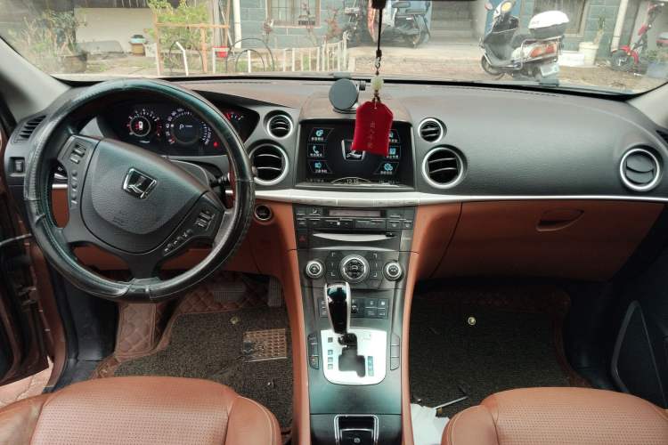 Used Luxgen Great 7 SUV 2011 2.2T Two-Wheel Drive Smart Version Audio And AC Panel