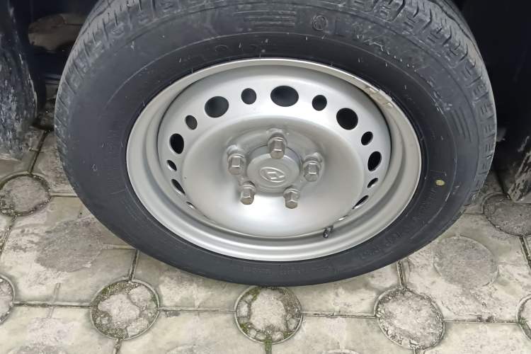 Used SAIC MAXUS EV30 2023 Pure-Electric Smart Logistics Expert with Long Wheelbase Guoxuan