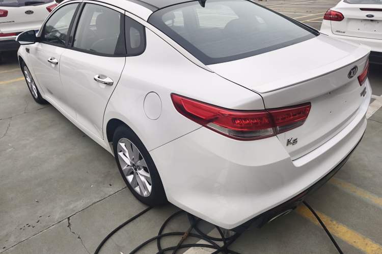 Used Kia K5 2016 1.6T Automatic LUX Exterior 2