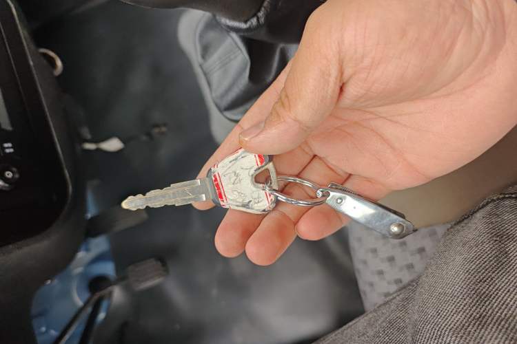 Used Wuling Zhiguang 2020 1.2L Practical Model China VI LSI Vehicle Key