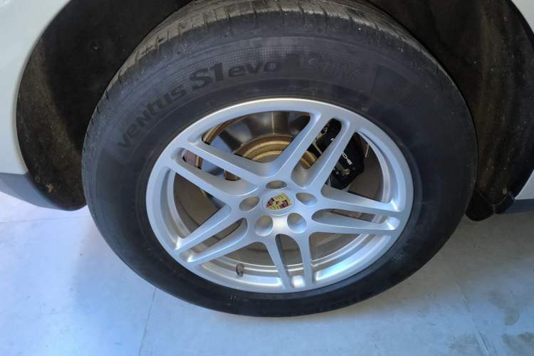 Used Porsche Macan 2021 Macan 2.0T Exterior 5